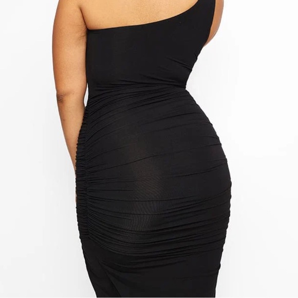 Thigh Split Shaping Dress - Picture 3 of 3